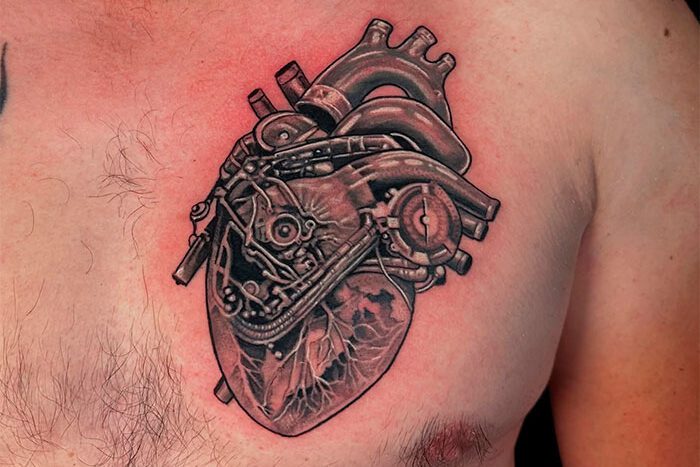 Heart tattoo by Gunnar Quispe