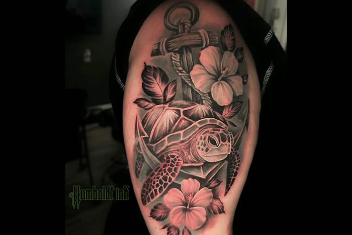 Sea turtle tattoo by Leoriz Taquiqui